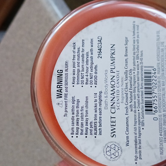 Bath & Body Works Sweet Cinnamon Pumpkin Candle - Picture 2 of 4